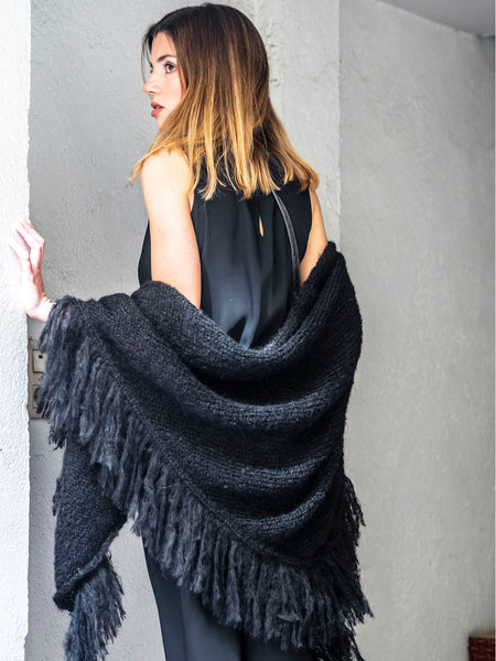 Ana shawl Black